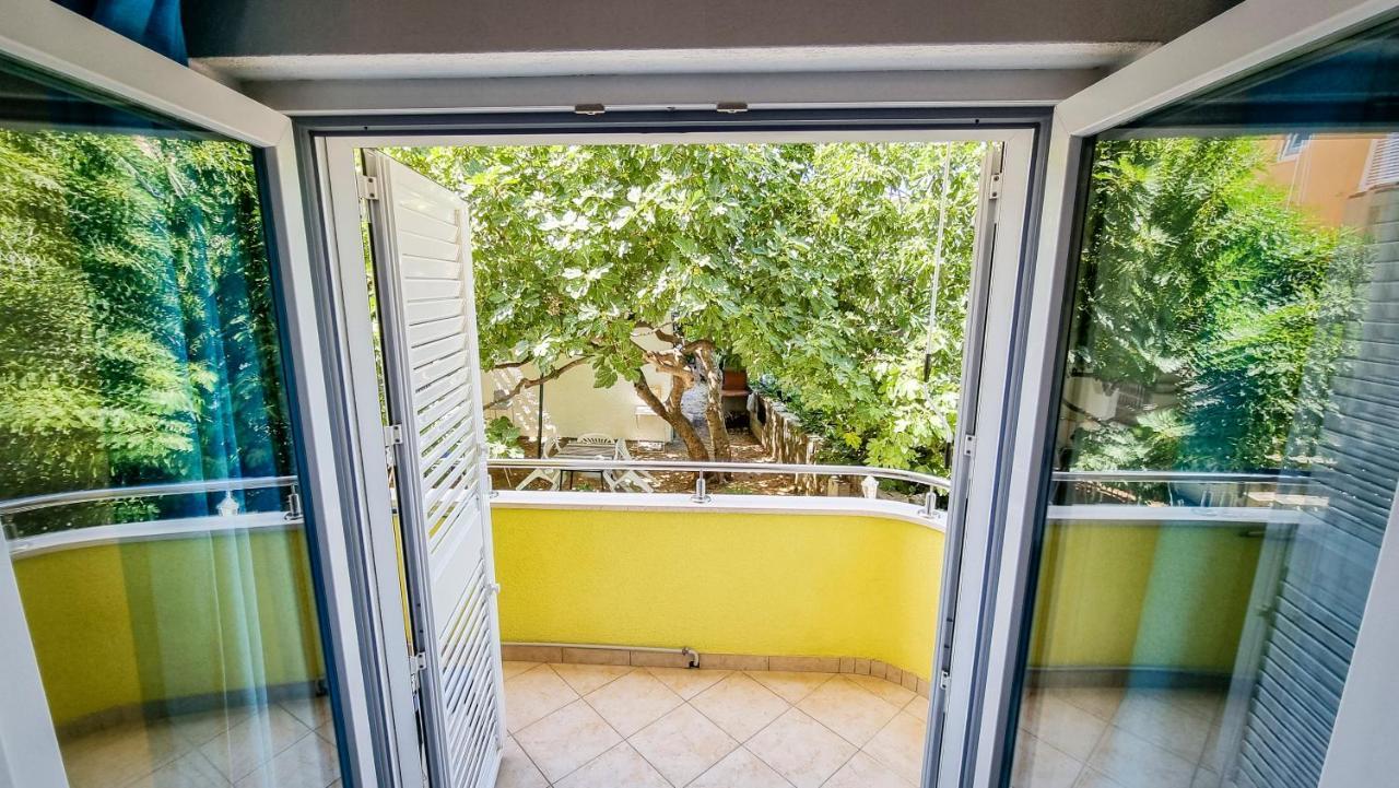 Deluxe Apartment F&M Tučepi Buitenkant foto